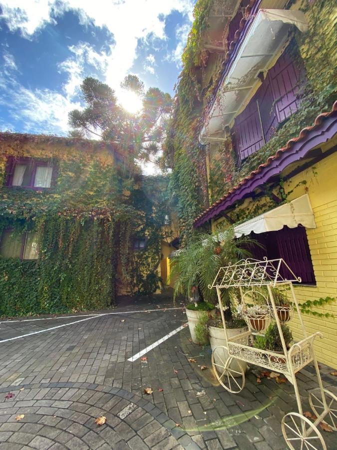 Petit Hotel Provence Gramado Exterior photo