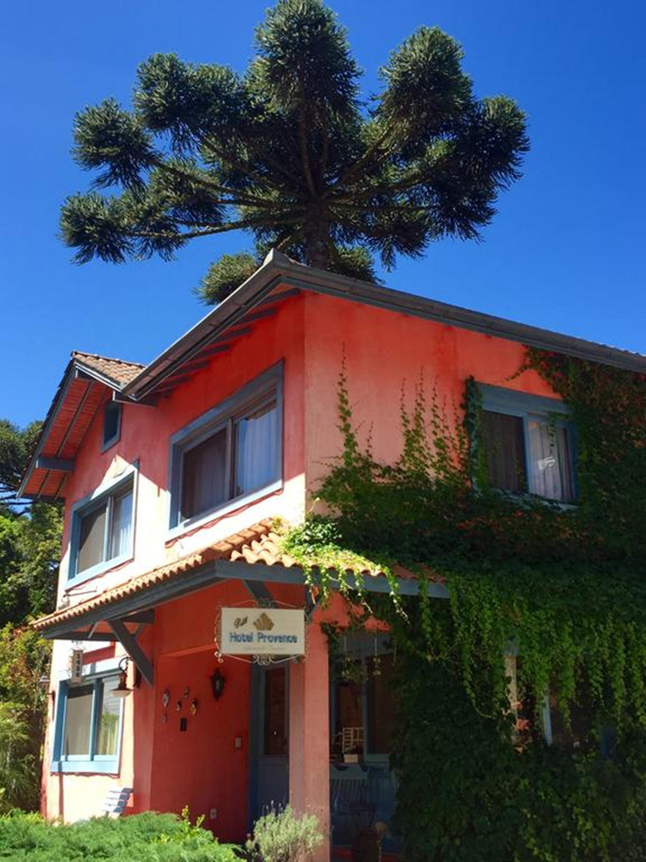 Petit Hotel Provence Gramado Exterior photo
