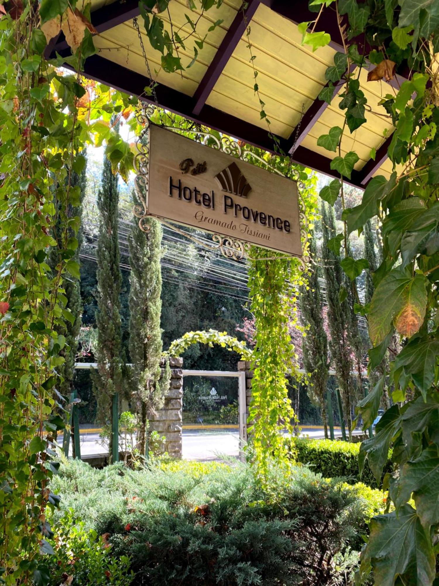 Petit Hotel Provence Gramado Exterior photo